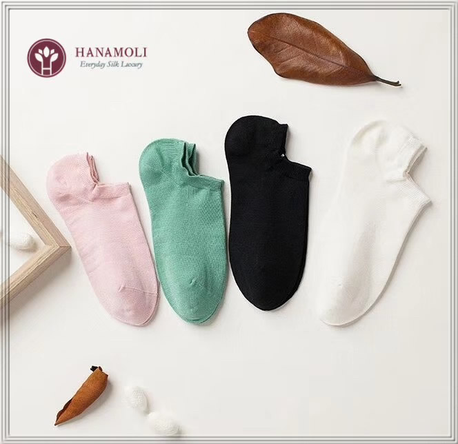 婦人スニーカーソックス 高級絹紡糸使用【匂わない】【ムレを防ぎ快適な履き心地】30%OFF