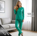 『Geo(ジオ)シリーズ』シルク100%丸首長袖シャツとロング丈パンツのセットアップ【つるりと滑らかなスムース生地】エメラルドグリーン【2サイズ】