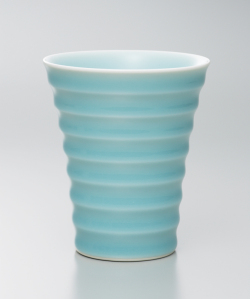 砧青磁段付酒杯（真右エ門窯）桐箱入