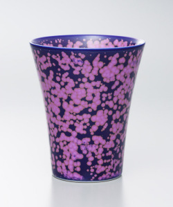 桜花紋酒杯（真右エ門窯）桐箱入