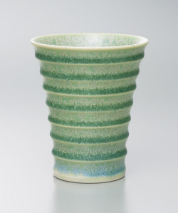 鶯玉段付酒杯（真右エ門窯）桐箱入