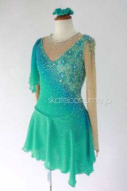 大会用フィギュアスケートコスチューム