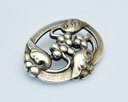 美品 ジョージジェンセン ブローチ スズラン 100C 楽天市場】美品△Georg Jensen ジョージジェンセン 100B SV925