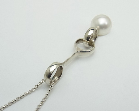 ジョージ ジェンセン カーヴ(CURVE) ピアス GEORG JENSEN