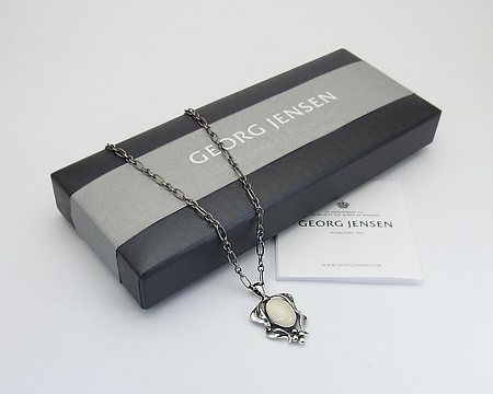 新品未使用　ジョージジェンセン アジア限定　ホワイトアゲイト ジョージ ジェンセン] 2015 イヤーペンダント （ホワイトアゲイト