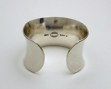 [ジョージ ジェンセン]　バングル　スミシィ　カフス　ハンマード　－　サイズ Ｓ ジョージ ジェンセン] バングル スミシィ カフス ハンマード － サイズ S