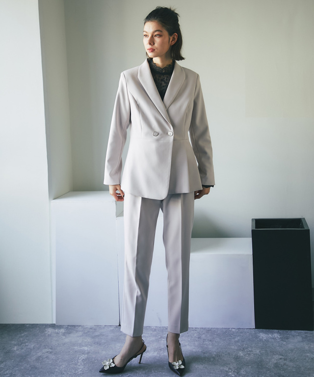 プリーツ裾ペプラムジャケット＆デーパートパンツセットアップスーツ  