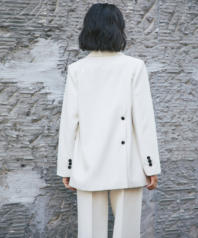 ウォッシャブルタイプ/手洗い可能） 後ろボンタンテーラードジャケット  