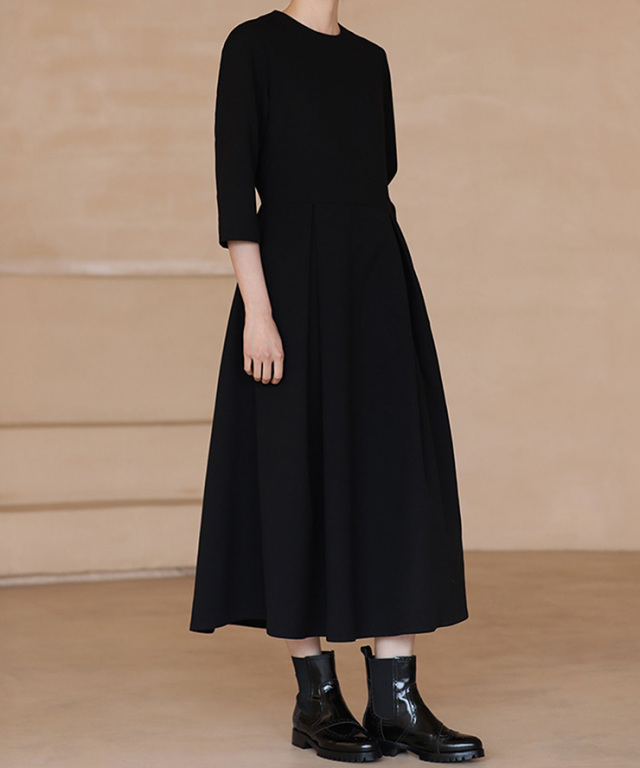 【デーアソラーレ】✴️新品未使用　Dea Solare　黒ロングワンピース デニム ティアードワンピース ワンピース 長袖 ロング 送料無料・再