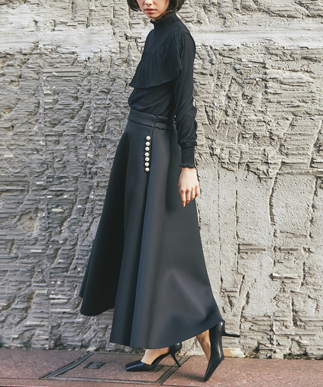ノーカラーダブルジャケット＆パール付きフレアスカート2点