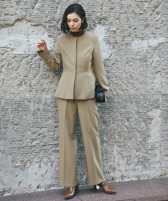 ノーカラーペプラムジャケット＆スラックスパンツセットアップスーツ  