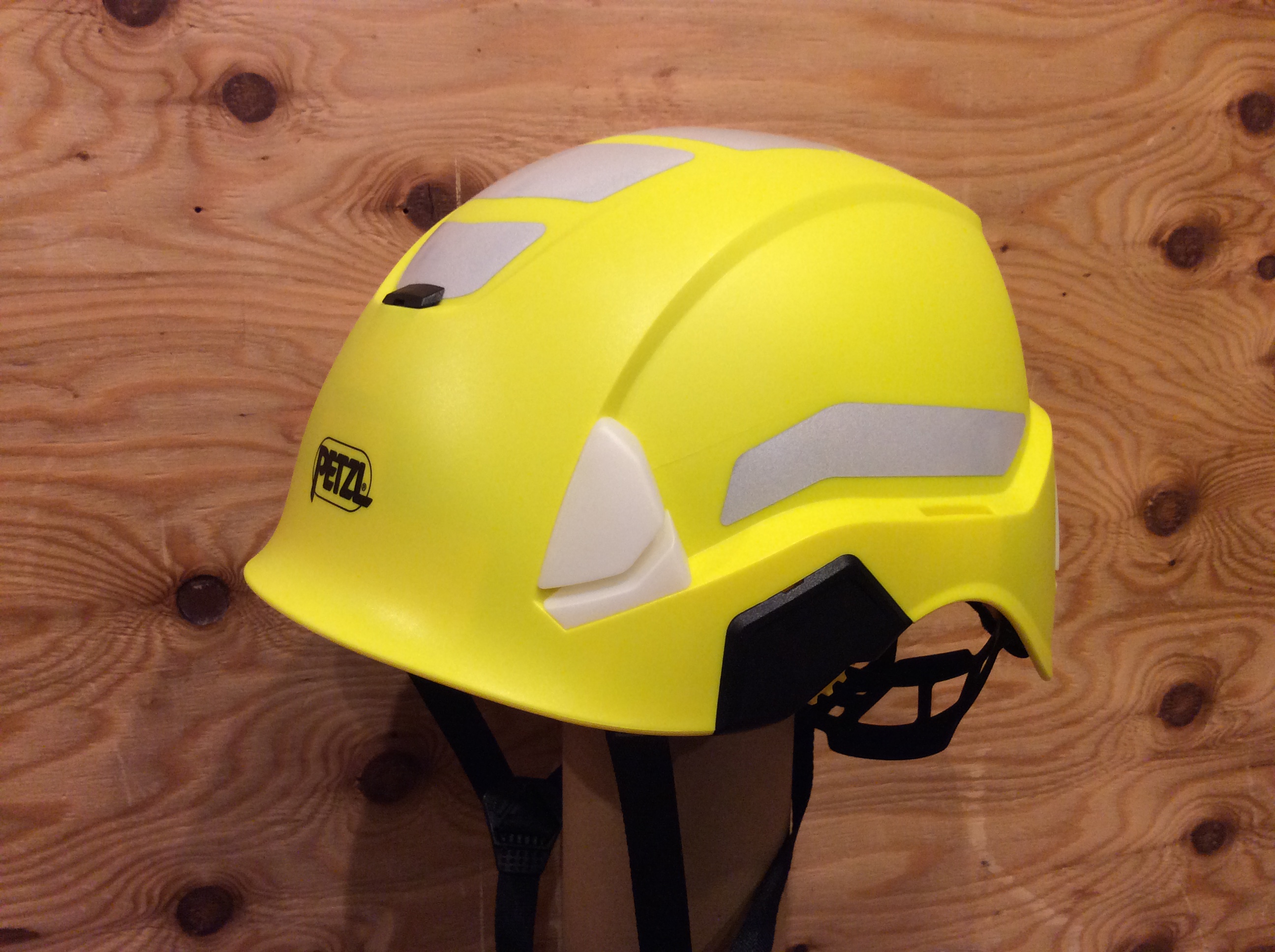 PETZL STRATO HIVIZ YELLOW / ストラト　ハイビズ　イエロー