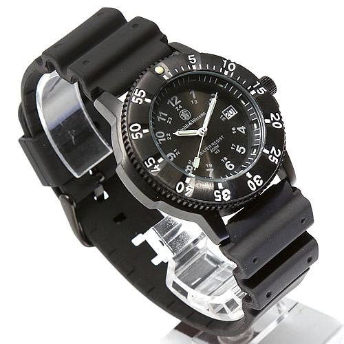 ル*バ様 腕時計Smith&Wesson スミス&ウェッソン　200m防水アーミ Amazon | Smith & Wesson スミス＆ウェッソン DIVER ミリタリー