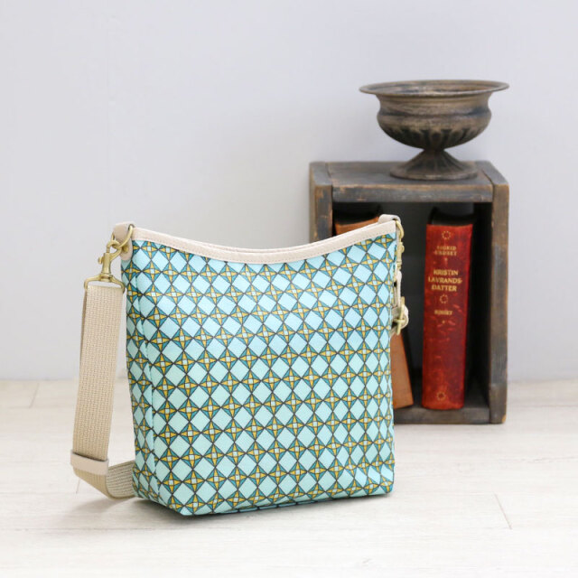 PVC コーティング ショルダーバッグ ポシェット 軽量 Couverture