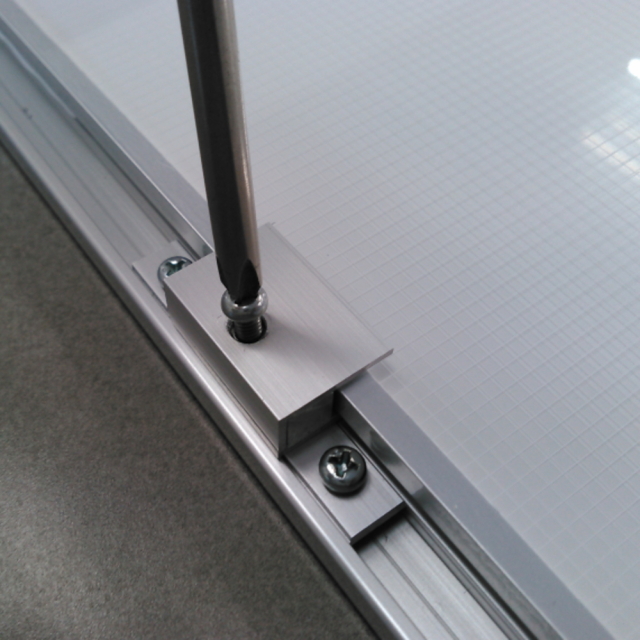 ＬＥＤパネル固定ブラケット　カバープレート取付