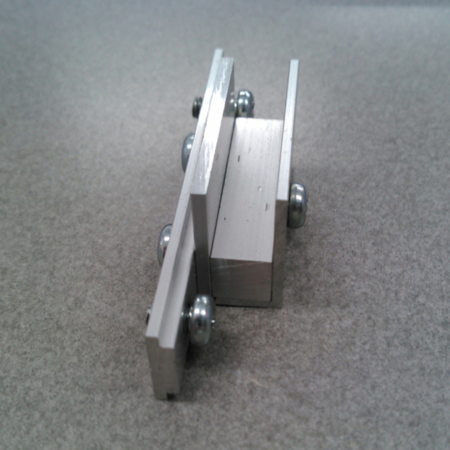 ＬＥＤパネル固定ブラケット　外観