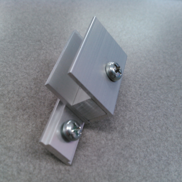 ＬＥＤパネル固定ブラケット　外観