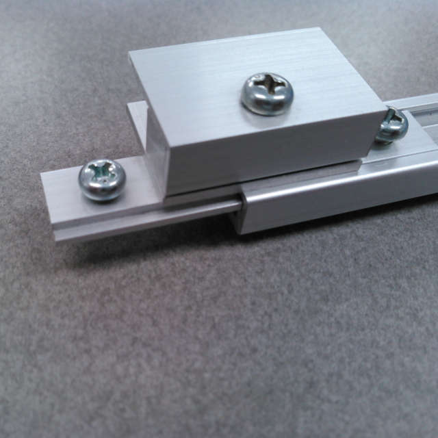 ＬＥＤパネル固定ブラケット　外観