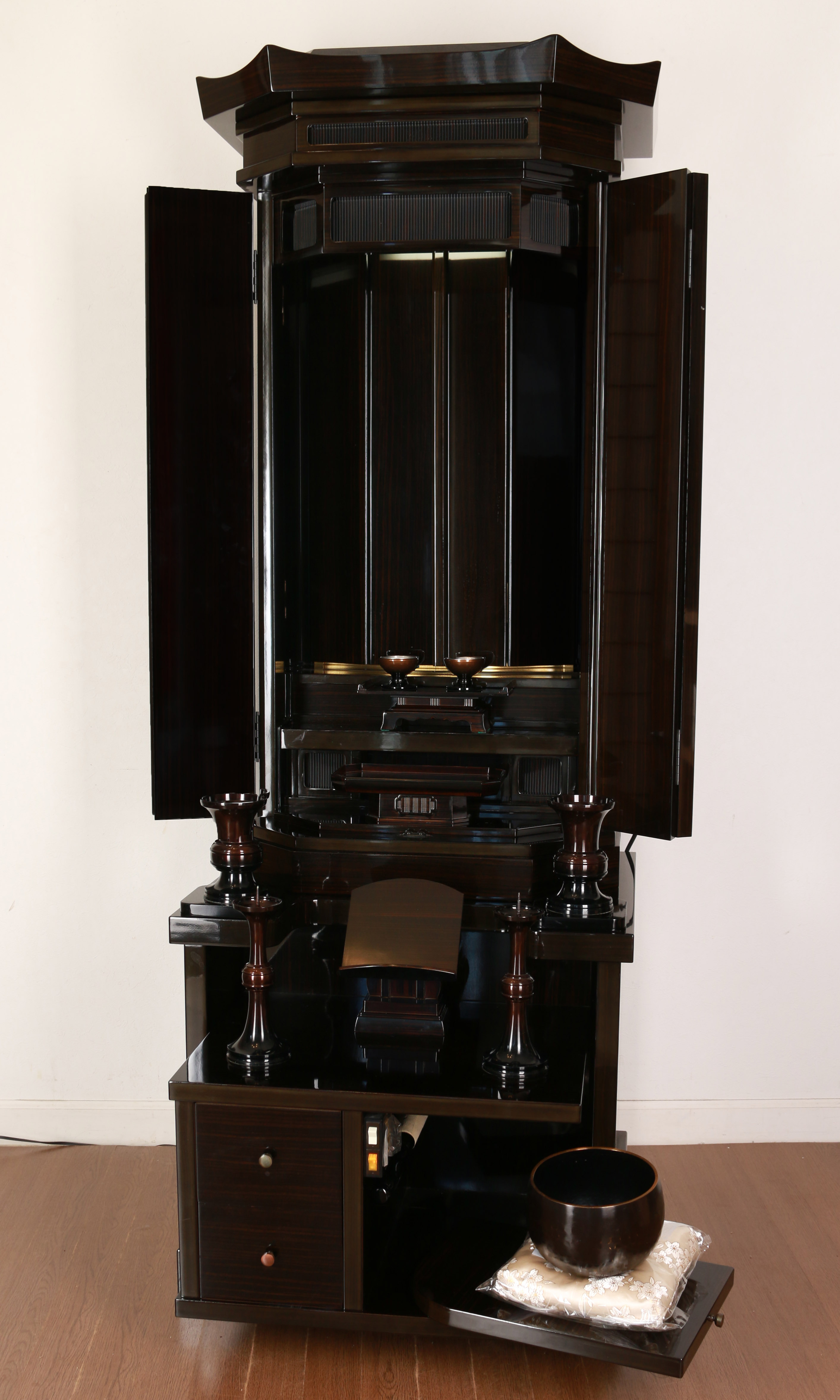 創価学会中古厨子型仏壇黒檀【常住御本尊様対応ワイド厨子】在庫1本限り!!