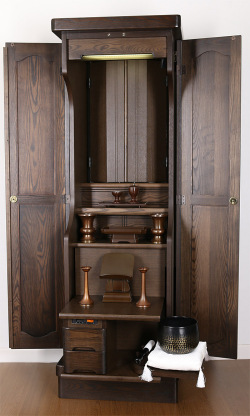 お買得家具調仏壇【中古仏壇】地震対策・電子ローソク・造花しきみ付き！