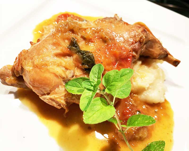 【イタリア伝統料理】うさぎ肉のイスキア風