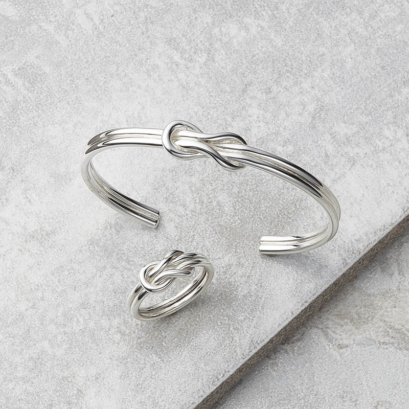 Suman Dhakhwa（スーマンダックワ） Eternal Knot Bangle MOKUME