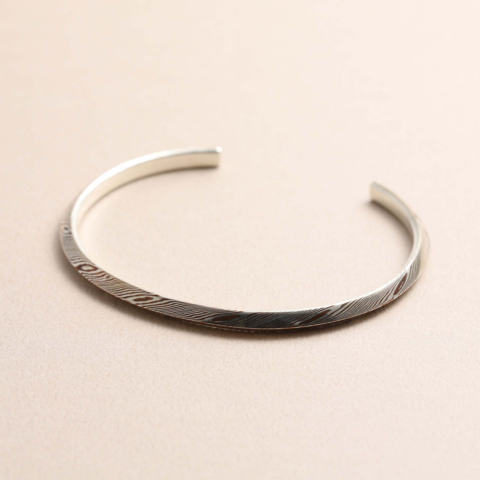 【一点物】モクメトライアングルブレスレット