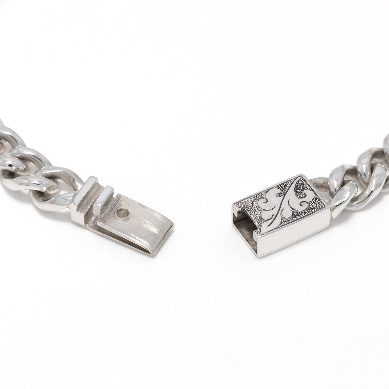 Suman Dhakhwa（スーマンダックワ） Carved KIHEI Chain Bracelet