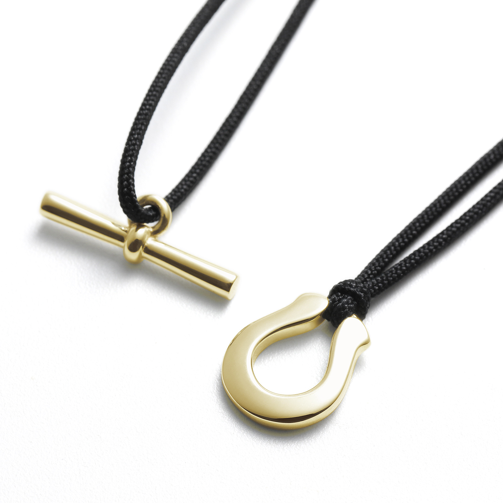 SYMPATHY OF SOUL（シンパシーオブソウル） Medium Horseshoe Toggle 