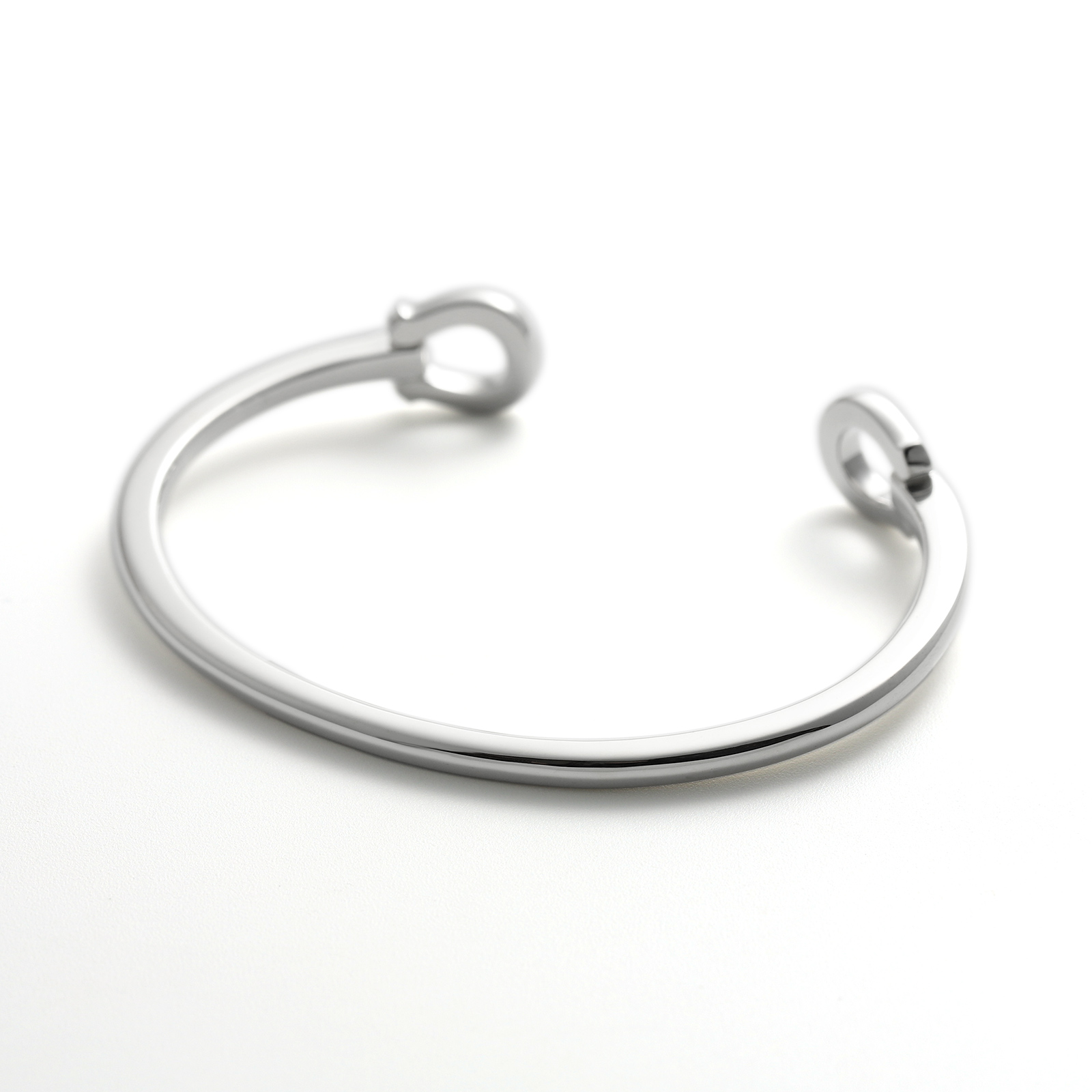 SYMPATHY OF SOUL（シンパシーオブソウル） Lucky Embrace Bangle 