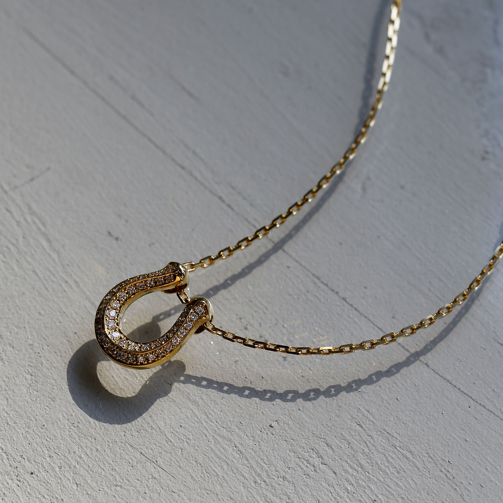 SYMPATHY OF SOUL（シンパシーオブソウル） Ridge Horseshoe Necklace 