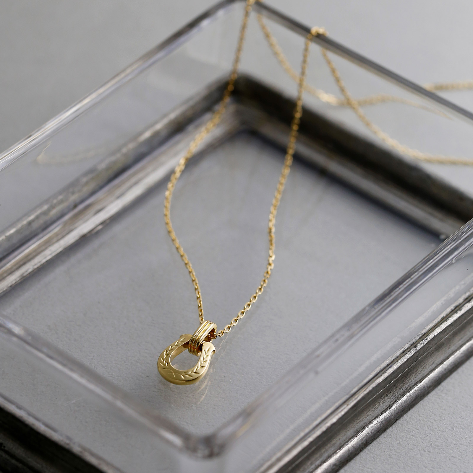 SYMPATHY OF SOUL（シンパシーオブソウル） Medium Laurel Horseshoe