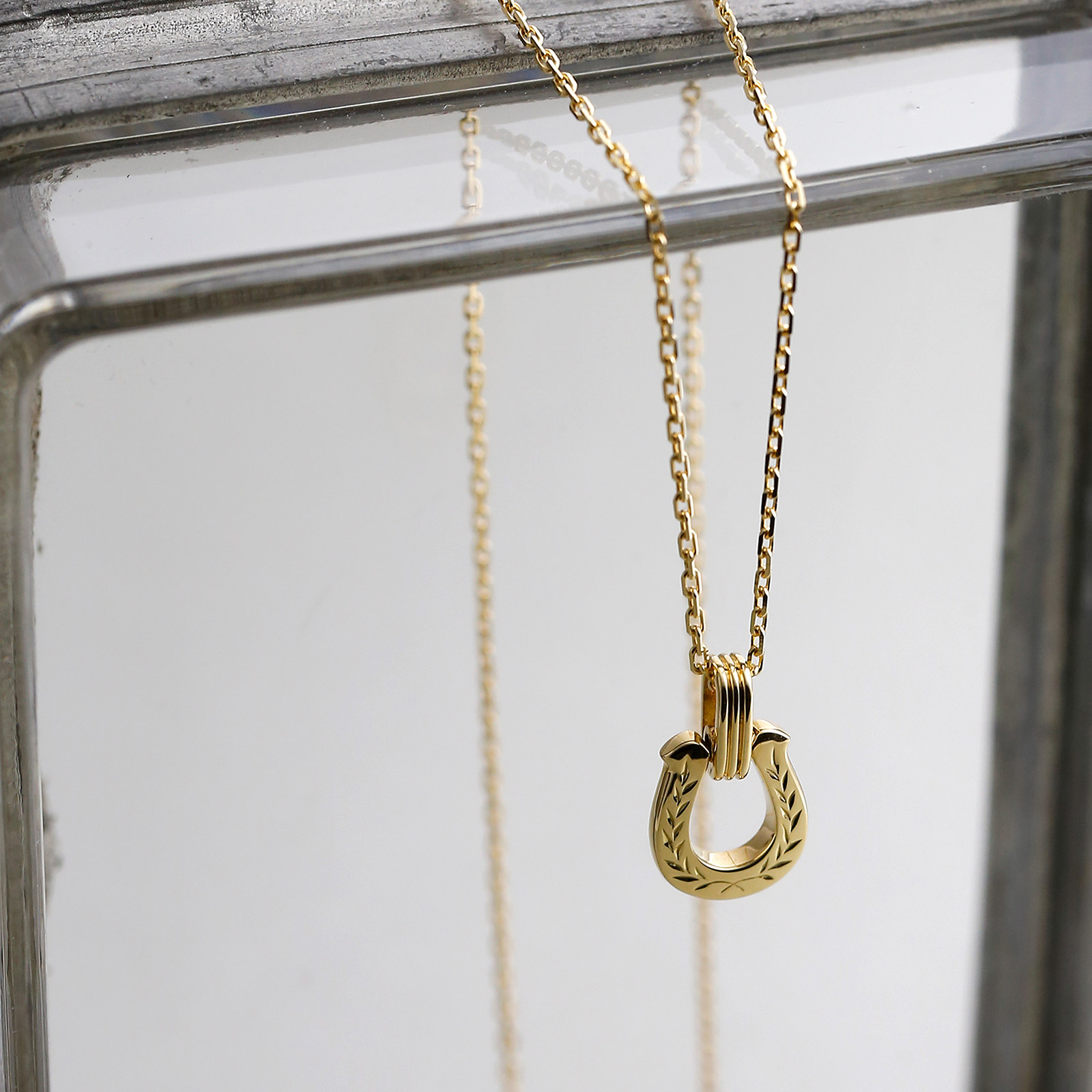 SYMPATHY OF SOUL（シンパシーオブソウル） Medium Laurel Horseshoe 