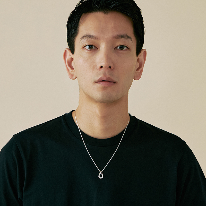 SYMPATHY OF SOUL（シンパシーオブソウル） Medium Horseshoe Pendant 