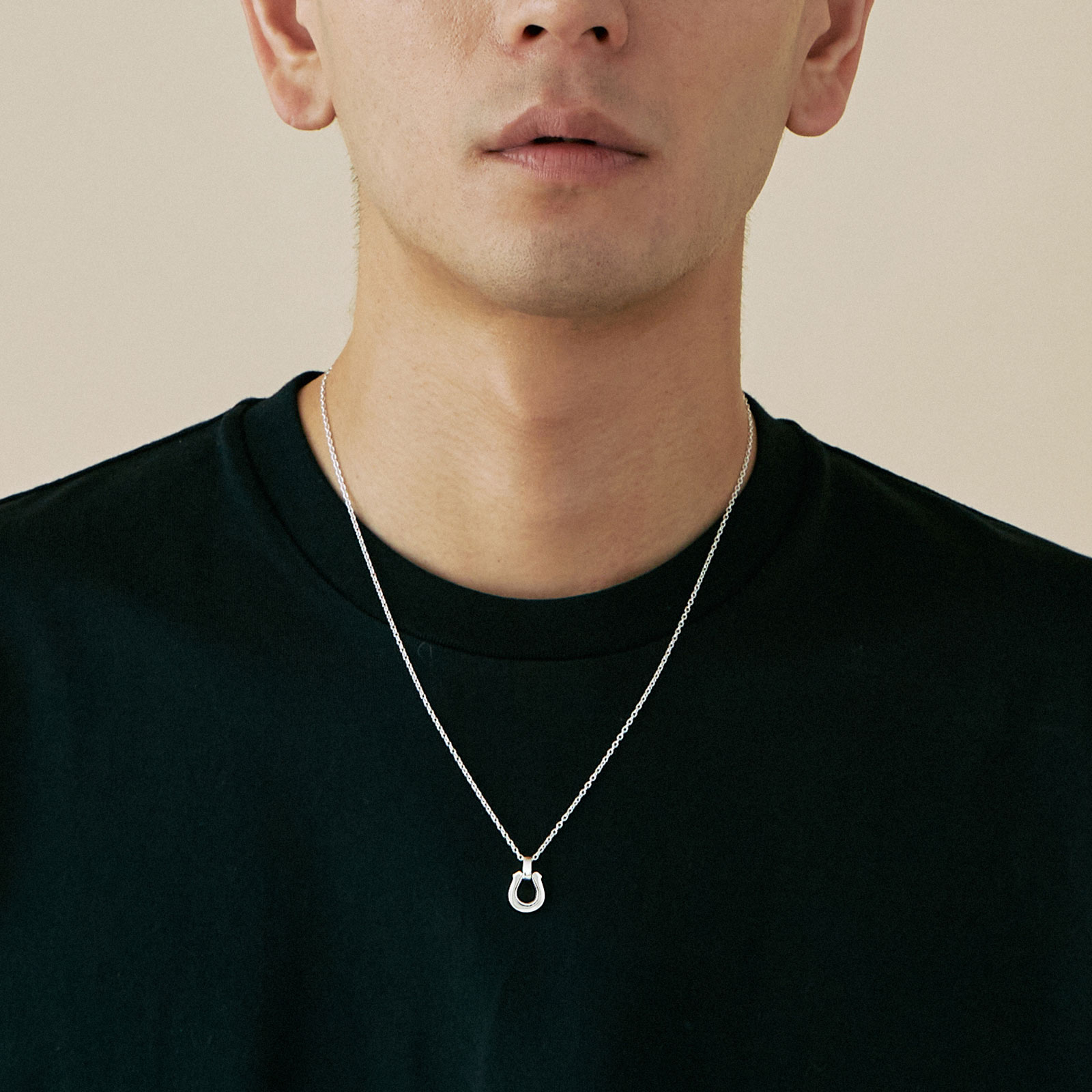 SYMPATHY OF SOUL（シンパシーオブソウル） Medium Horseshoe Pendant 