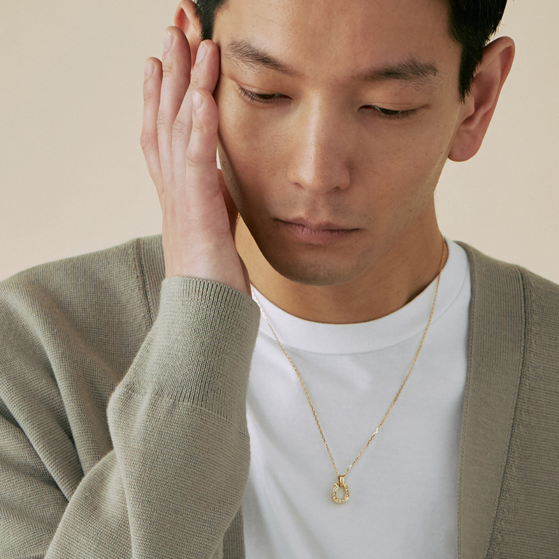SYMPATHY OF SOUL（シンパシーオブソウル） Medium Horseshoe Pendant 