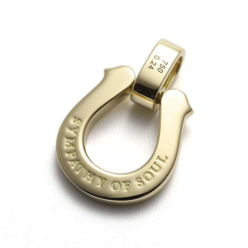 SYMPATHY OF SOUL（シンパシーオブソウル） Large Horseshoe Pendant 