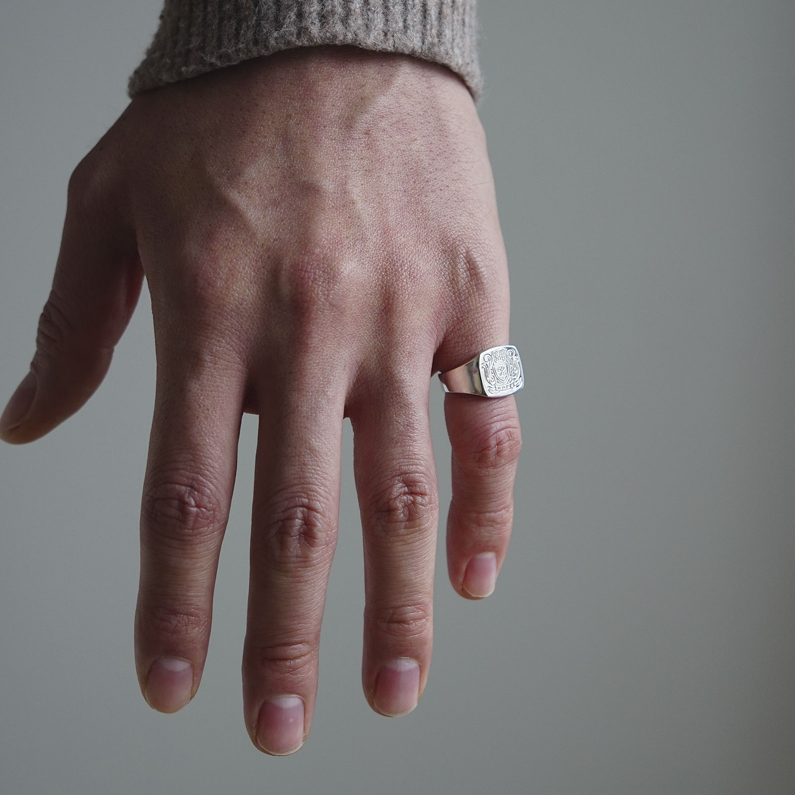 SYMPATHY OF SOUL（シンパシーオブソウル） Large Signet Ring 