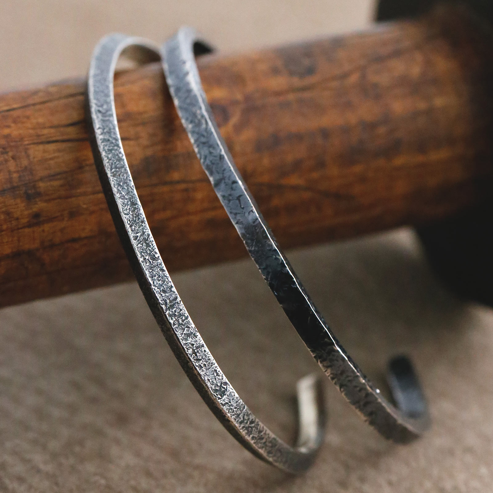 Suman Dhakhwa（スーマンダックワ） Triangle Remix Bangle