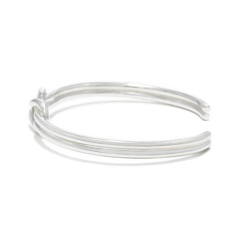 Suman Dhakhwa（スーマンダックワ） Eternal Knot Bangle Silver