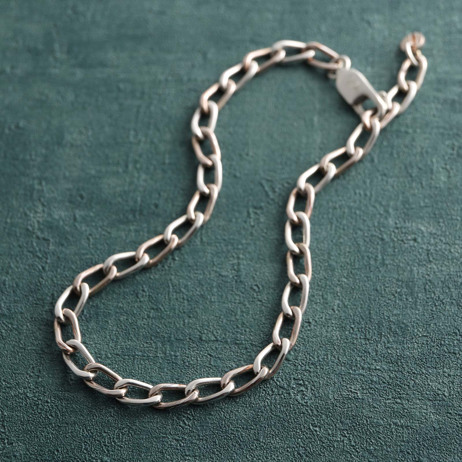 Suman Dhakhwa（スーマンダックワ） Combination Twist Chain Bracelet