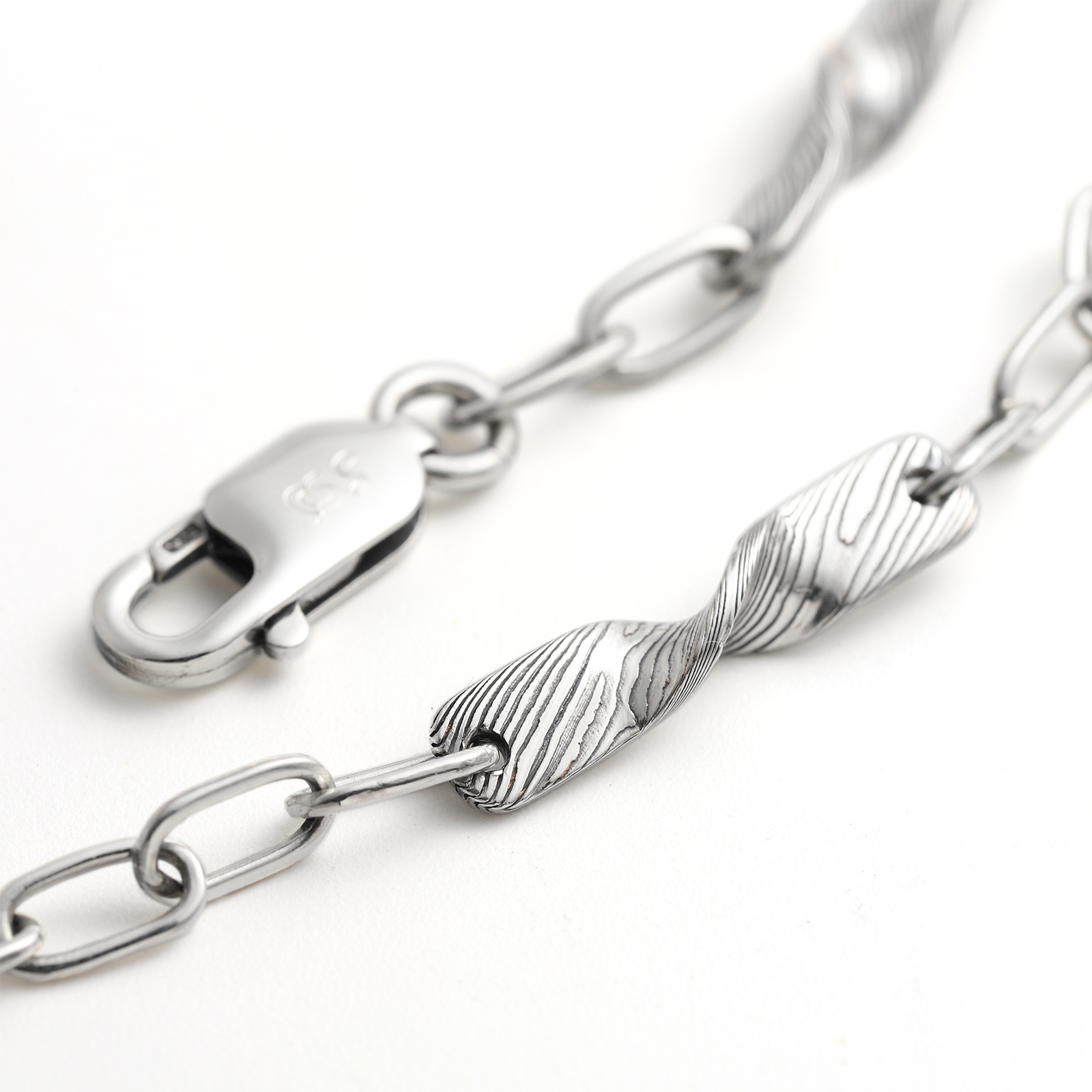 Suman Dhakhwa（スーマンダックワ） Nature Twisted Chain Bracelet