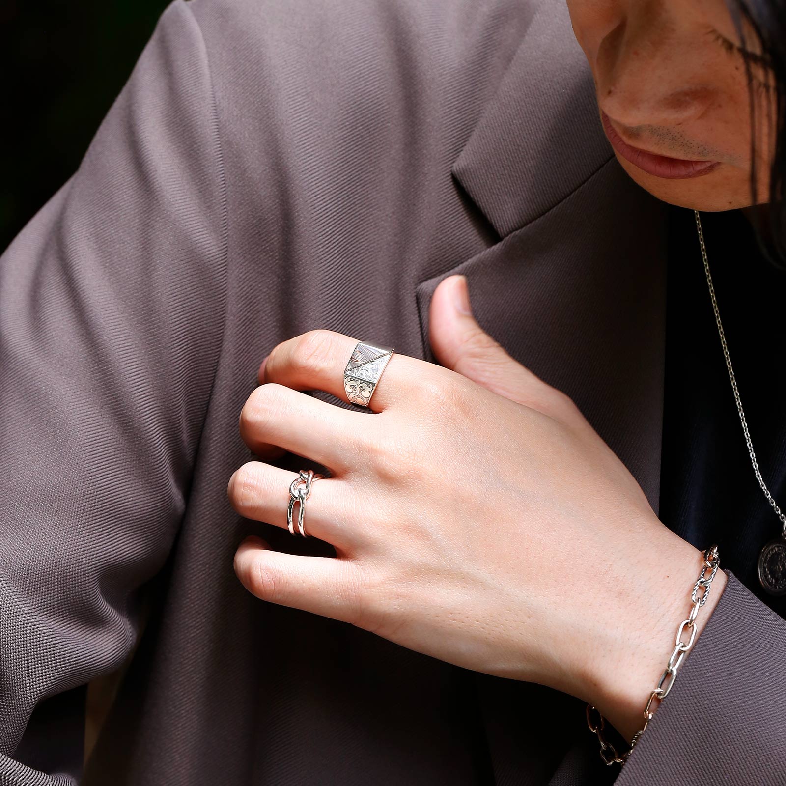 Suman Dhakhwa（スーマンダックワ） Mokume and Carved Split Ring 