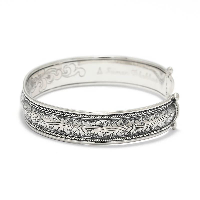 Suman Dhakhwa（スーマンダックワ） Flower Carving Cuff（フラワー 