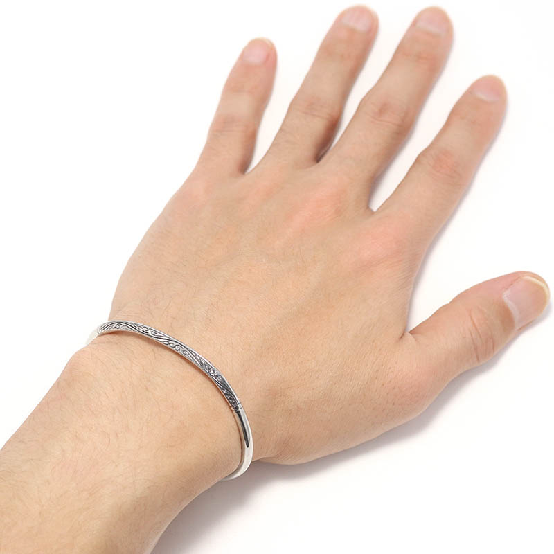 Suman Dhakhwa（スーマンダックワ） Square Leaf Carving Cuff 
