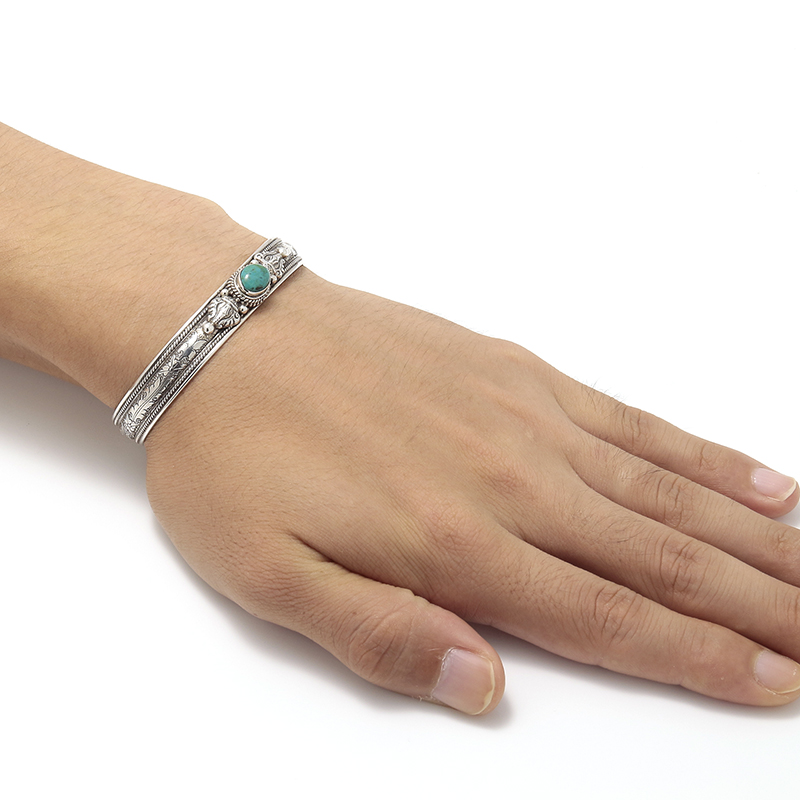 Suman Dhakhwa（スーマンダックワ） Leaf Carving Cuff w/Turquoise 