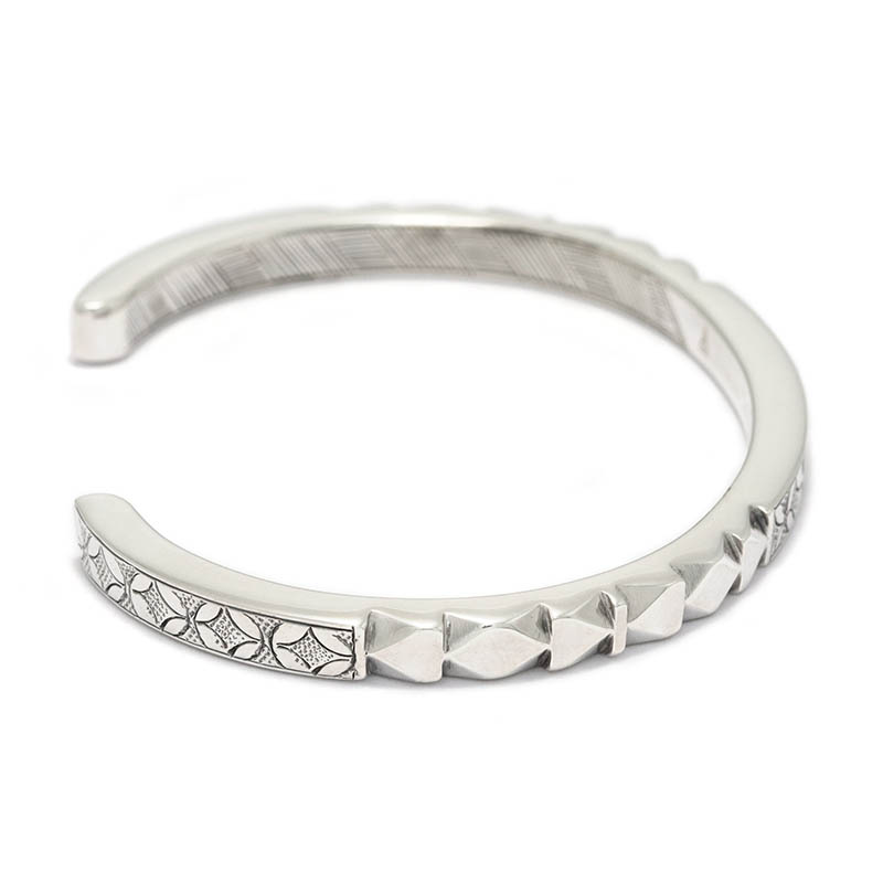 Suman Dhakhwa（スーマンダックワ） Deep Cutting Bangle（ディープ