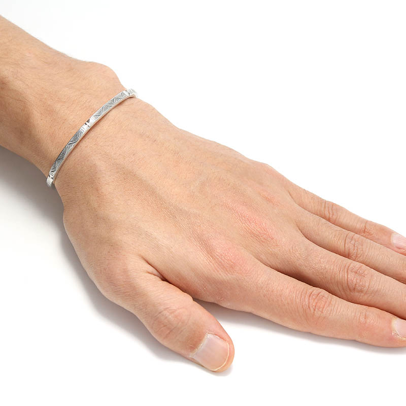 Suman Dhakhwa（スーマンダックワ） Square Shape Cuff（スクエア