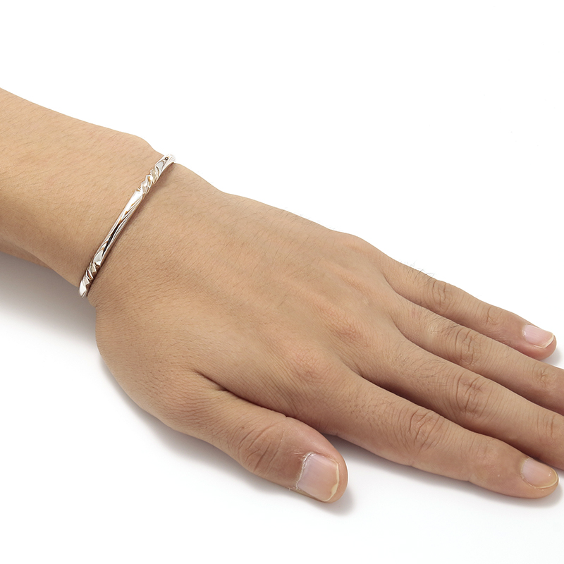 Suman Dhakhwa（スーマンダックワ） MOKUME Twist Bracelet（モクメ
