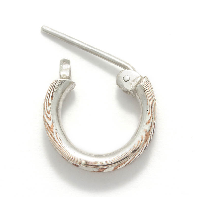 Suman Dhakhwa（スーマンダックワ） MOKUME Curvature Hoop Pierce